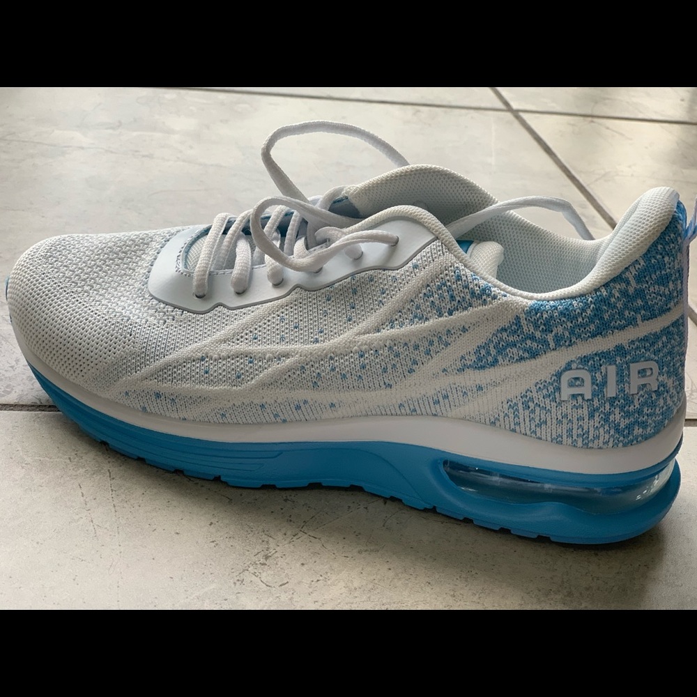 Running shoes - Picture 2 of 2
